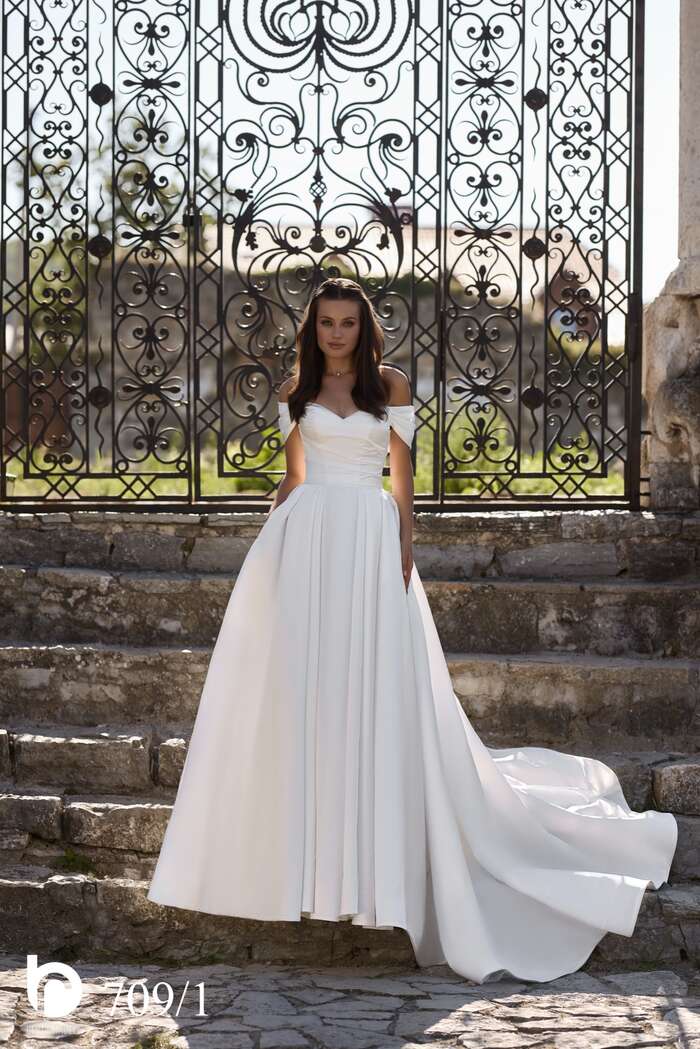 Rochie de mireasă Model 709 din colecția Antoinette Radelli