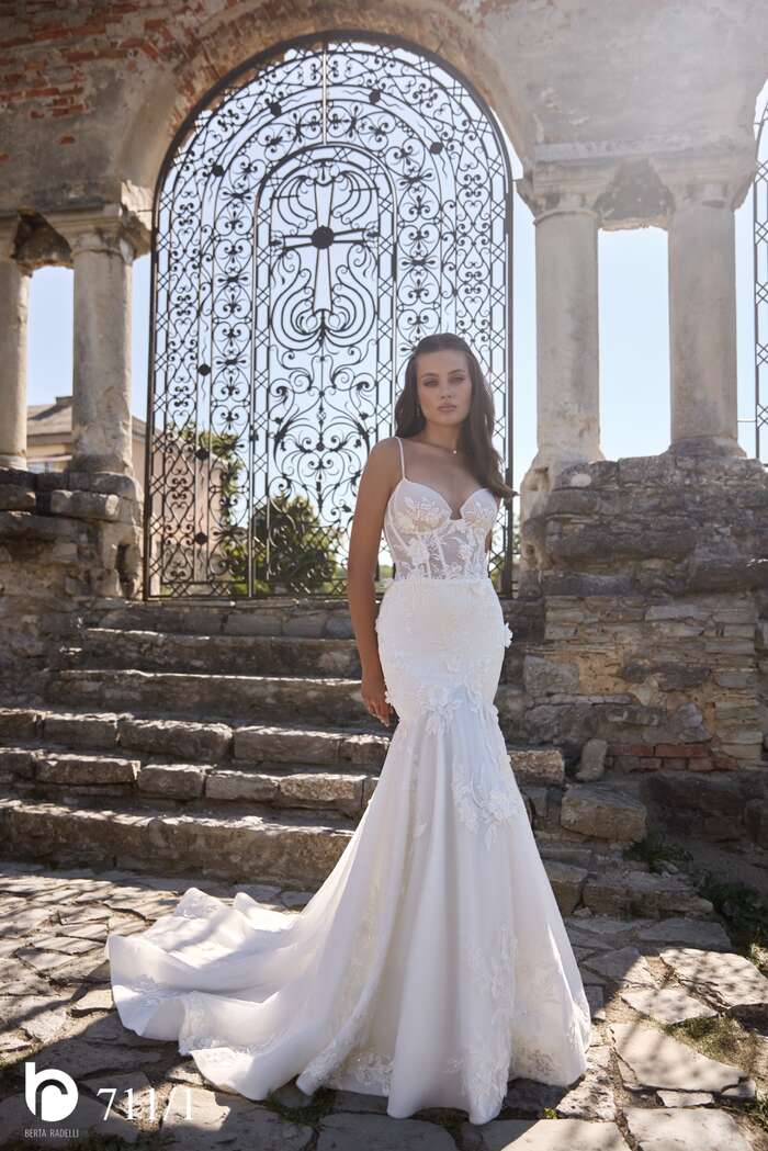 Rochie de mireasă Model 711 din colecția Antoinette Radelli