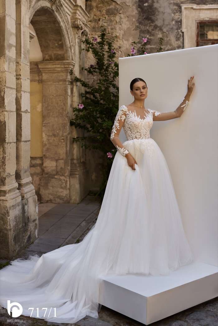 Rochie de mireasă Model 717 din colecția Antoinette Radelli