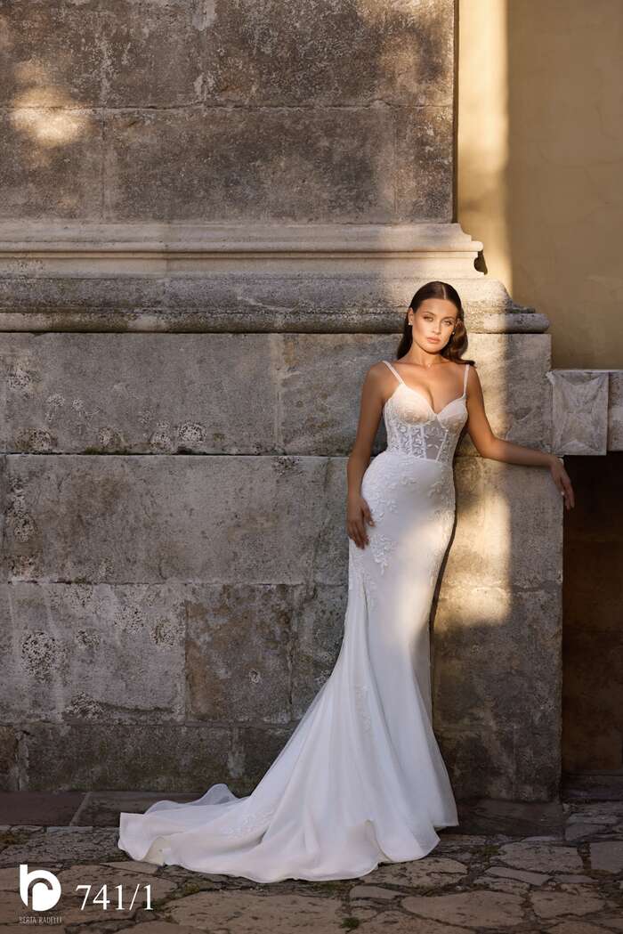 Rochie de mireasă Model 741 din colecția Antoinette Radelli